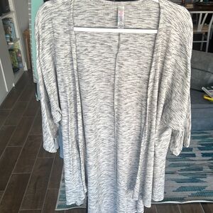 Lularoe open front Women's Gray knit Lindsay cardigan sweater size M 10-18